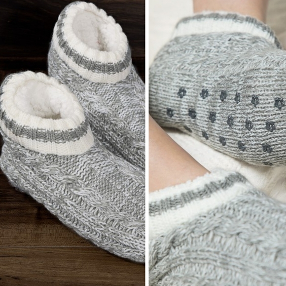 Cable knit and sherpa lined slipper booties - Picture 4 of 7